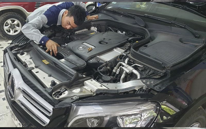 Tẩy rửa khoang động cơ thường xuyên